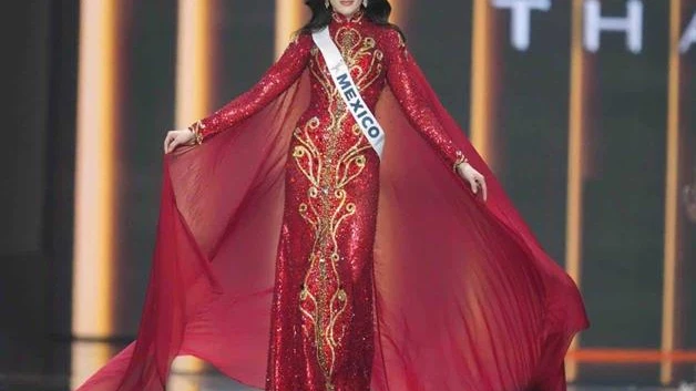Debuta como Miss Universo