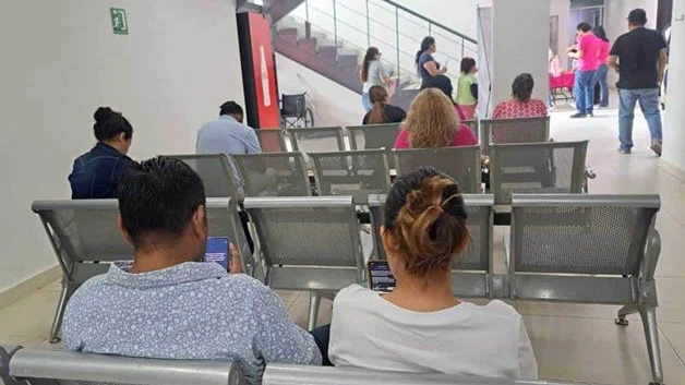 Mantienen servicios pese al cierre de las direcciones