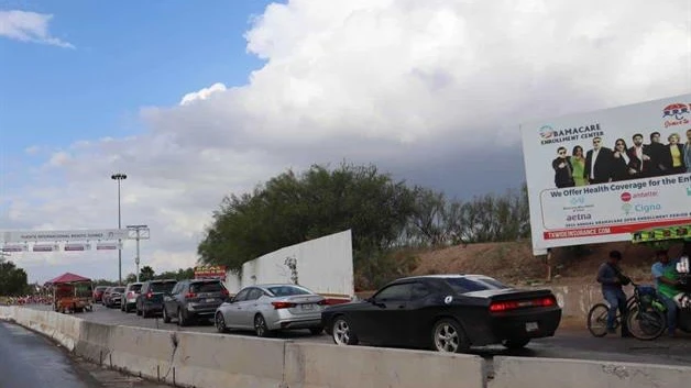 Caos en los puentes por compras de última hora