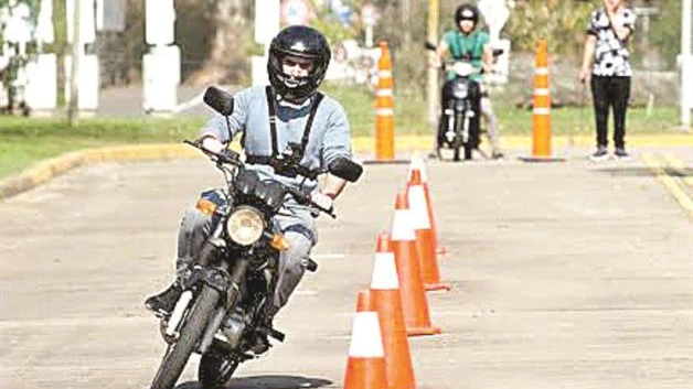 Endurecerán requisitos de licencias de motociclistas