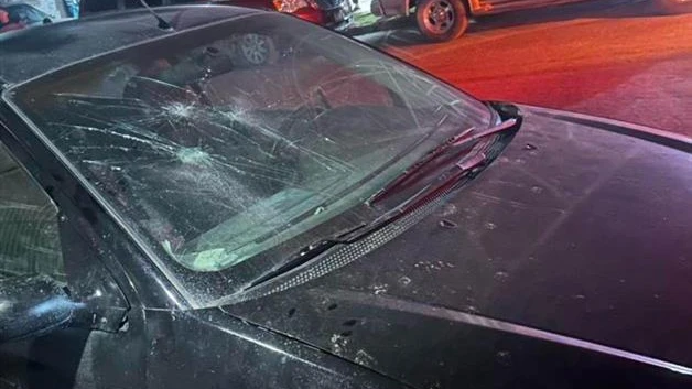 Denuncian que adulto mayor comete actos vandálicos contra autos en Río Bravo