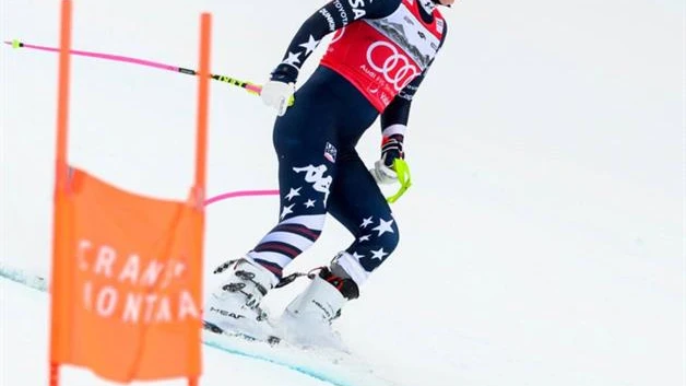 Lindsey Vonn cae y se lesiona la rodilla antes de Juegos Olímpicos