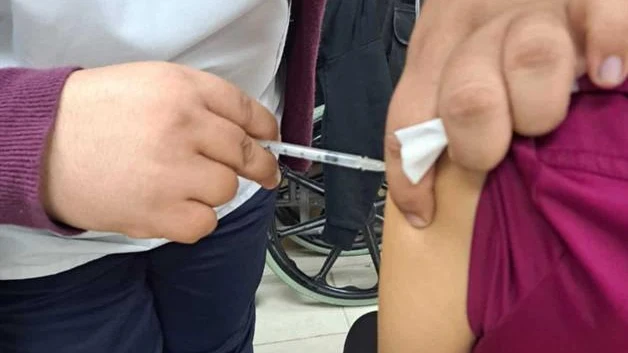 Llama IMSS a completar esquemas de vacunación