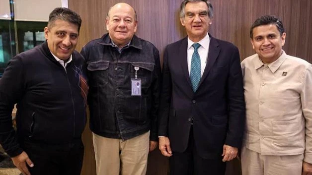 Gobierno y Pemex dan continuidad a programas y apoyos comunitarios
