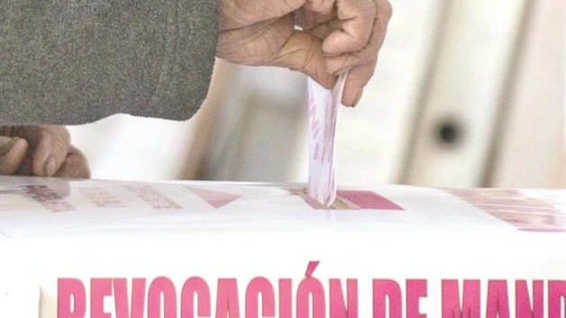 Buscan revocación de mandato
