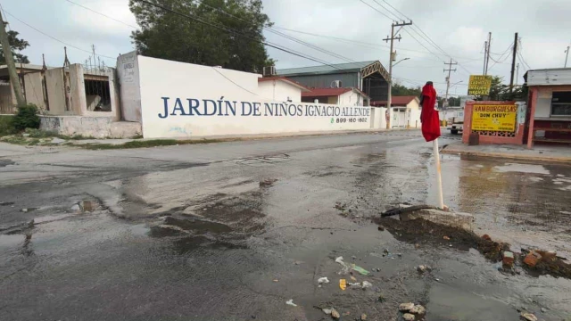 Se hunden en aguas negras