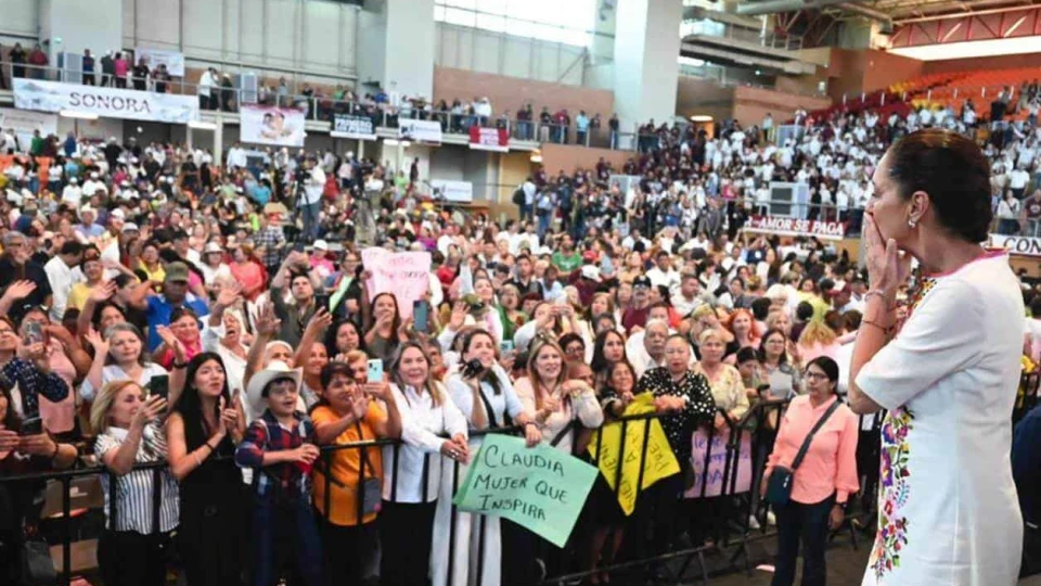 Celebra Sheinbaum a las madres con pensión