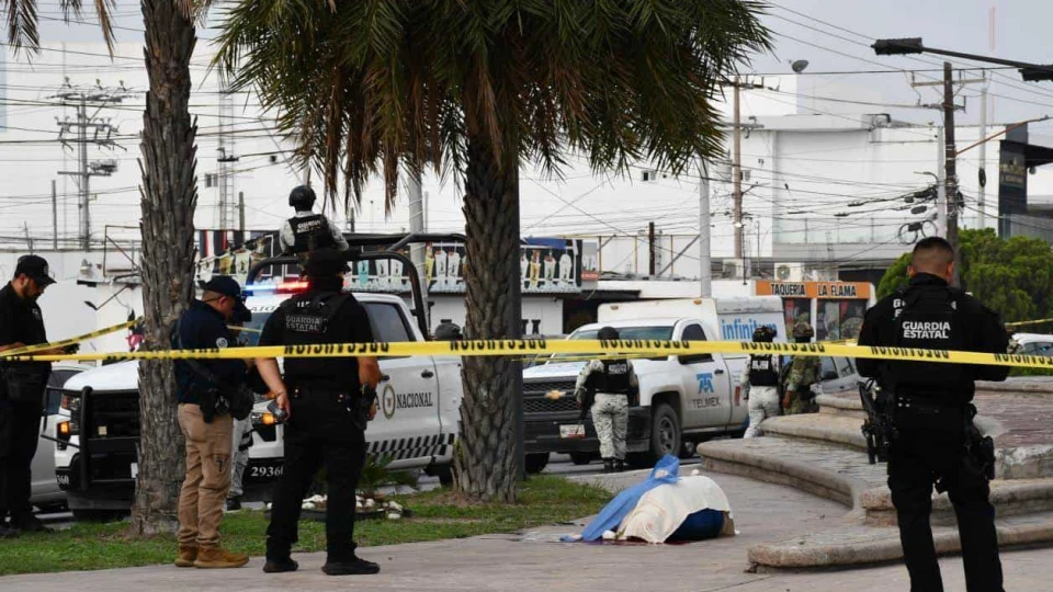Ejecutan a ciudadano; muere una estudiante