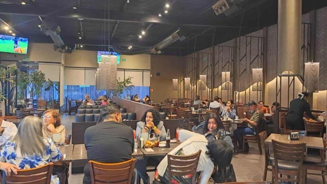 Debut de México mete gol a la economía local