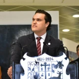 Exige Prieto pruebas a Peña