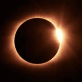 Eclipse solar total: a qué hora será, dónde verlo y cómo seguirlo