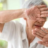 Adultos mayores sufren violencia y abandono
