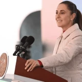 Sheinbaum visita Apatzingan para abordar la violencia