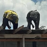 Golpea a albañiles escalada de precios