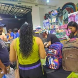 Familias anticipan gastos escolares