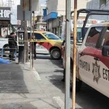 Hombre muere de infarto en la calle frente al mercado