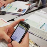 Sheinbaum reitera restricción al uso de celulares en las escuelas
