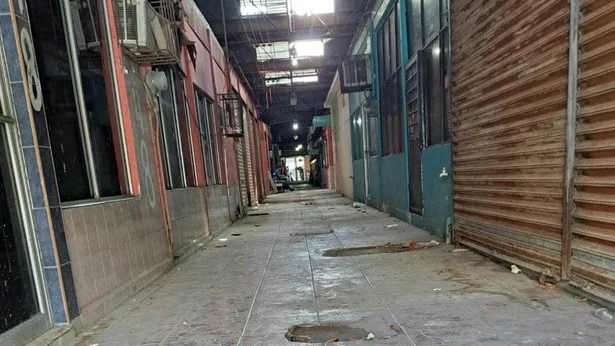 Abandonan autoridades Mercado Benito Juarez