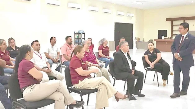 Capacitan personal de Oficinas Fiscales