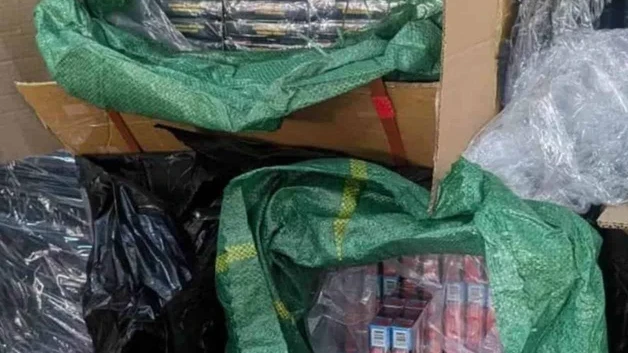 Marina asegura mas de dos millones de cigarros ap&oacute;crifos en el AICM
