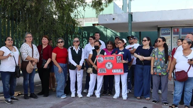 Alzan voz trabajadores del IMSS