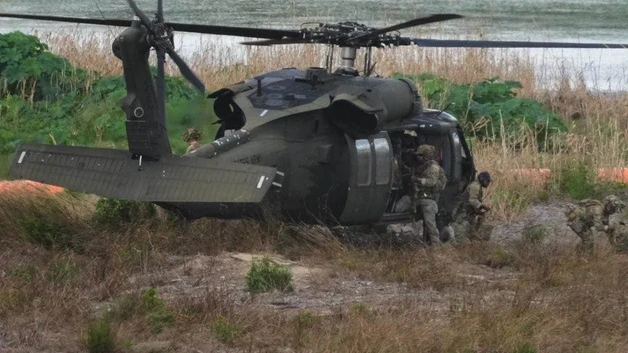Ejercito de EU exhibe calma en el rio Bravo