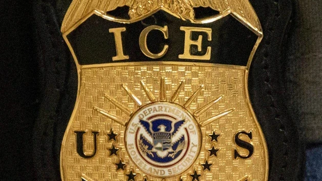 Agente del ICE se declara inocente