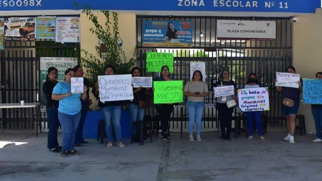 Cierran Secundaria 10 por falta de maestros