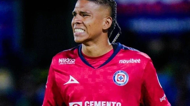 Errores de Kevin Mier con Cruz Azul desatan críticas en Colombia