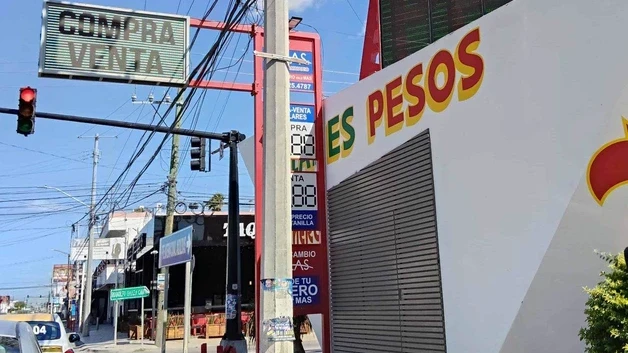 Alcanza dolar los 18 pesos a la venta