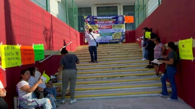 Toman el CREDE en demanda de un director