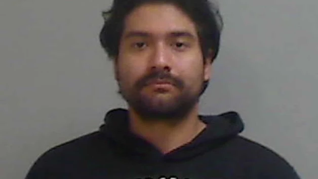 Exfuncionario de carcel en Hidalgo acusado de golpear a recluso esposado