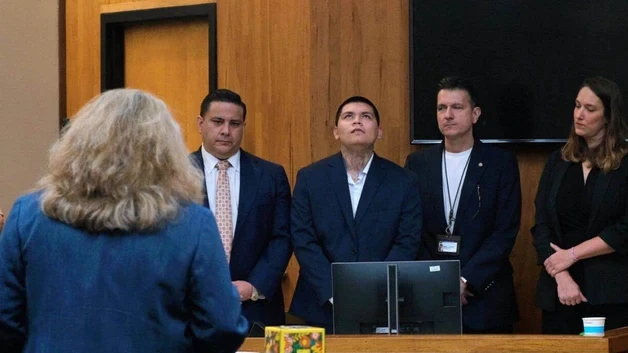 Condenan a muerte a Rogelio Martinez Jr.