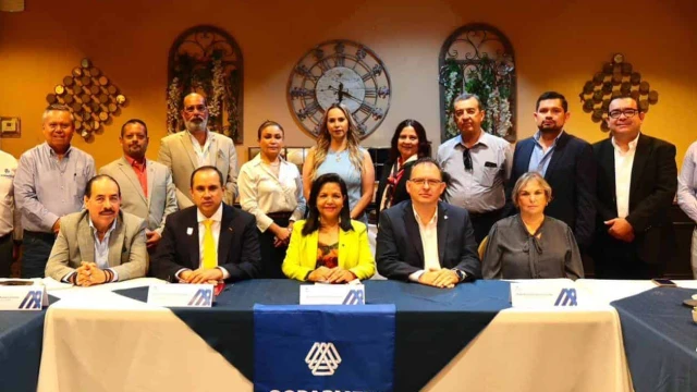 Acercan servicios y beneficios fiscales a sector empresarial