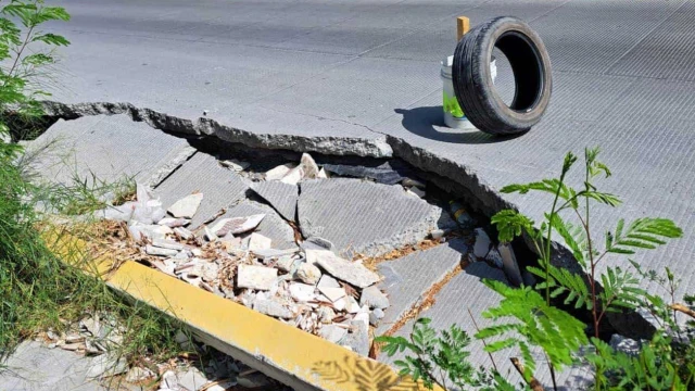 Alertan por socavón a falta de reparación