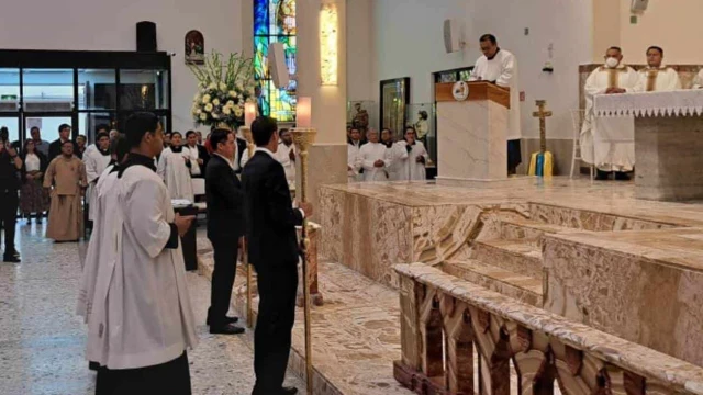 Convocan a jóvenes para ser monaguillos