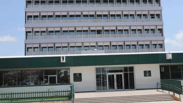 Niega IMSS traslado por antirretrovirales