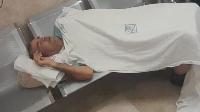 Acusa a IMSS de no atender a su esposo