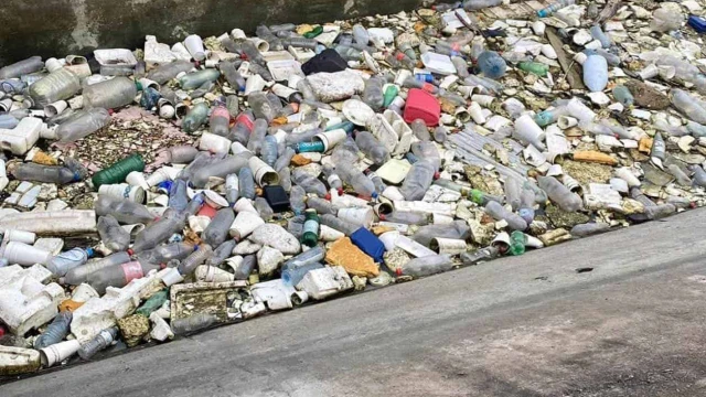 Agua contaminada complica suministro