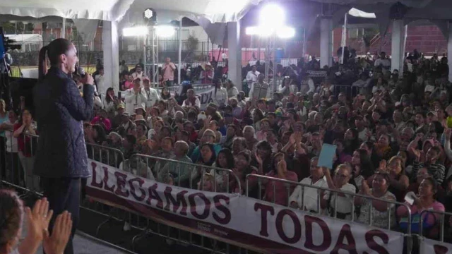 Sheinbaum da $3,100 a mujeres de 60 años