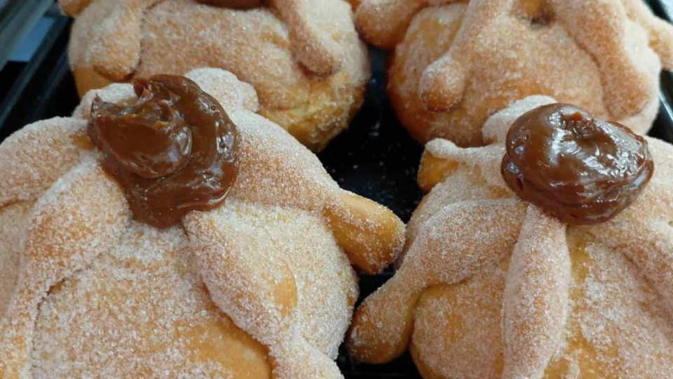 Pan de muerto llega ¡en agosto!
