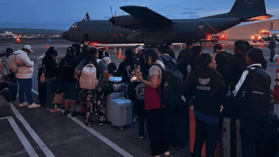 México repatria a 36 mexicanos afectados por sismo en Colombia