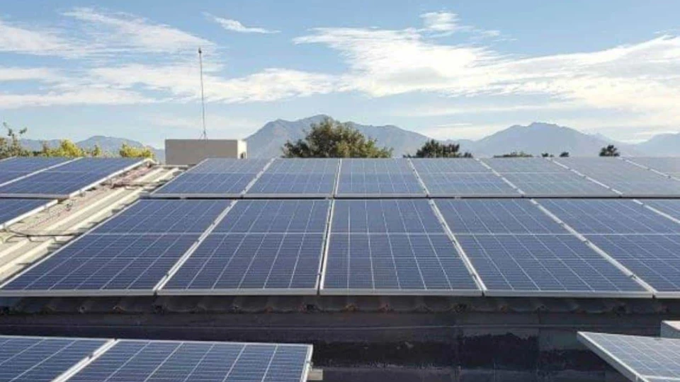 Distribuirá energía solar a comunidades