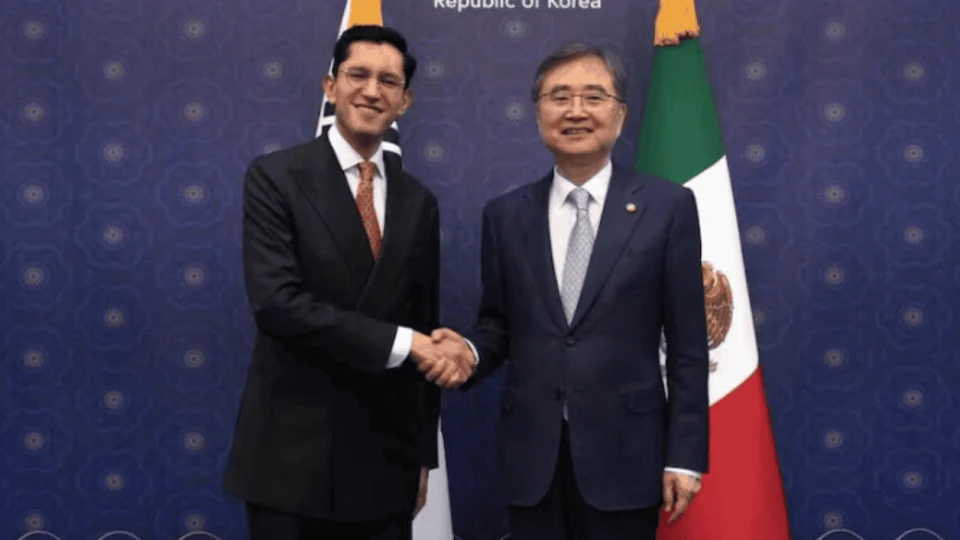Velasco gestiona visita a México de presidente de Corea del Sur