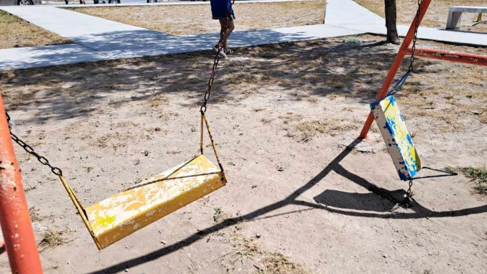 Abandonan plazas en las colonias populares