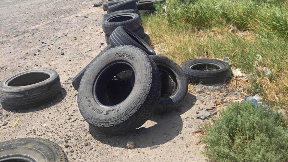 Son un foco de riesgo llantas abandonadas