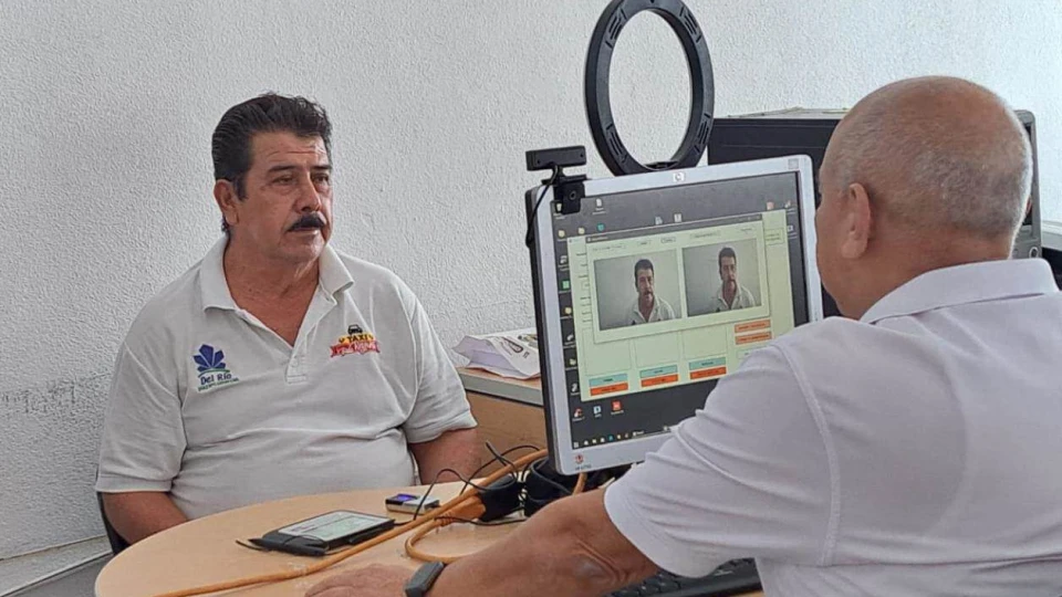 Expiden credenciales a los concesionarios
