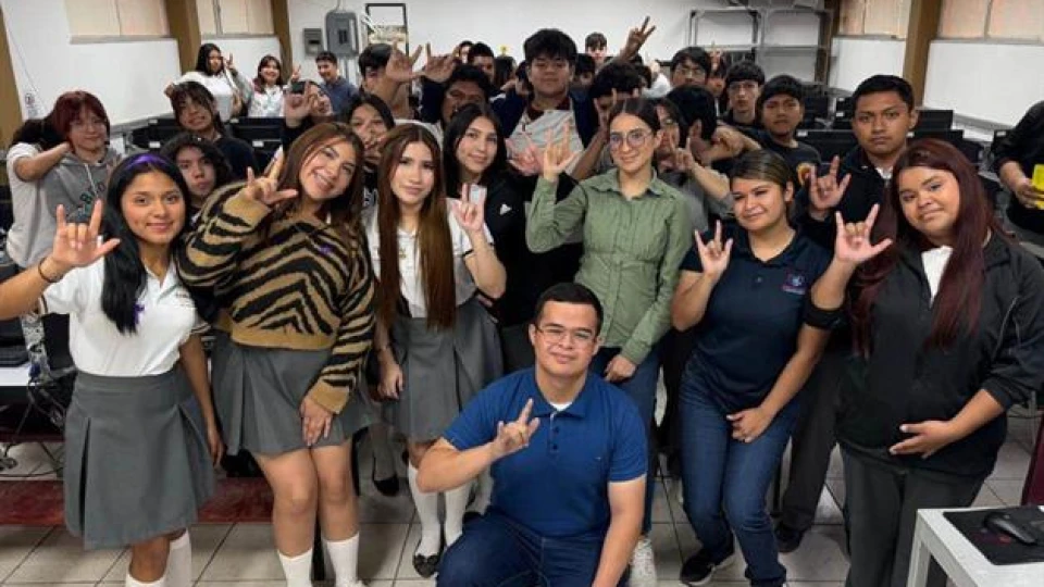 Promueven inclusión con Taller de Lengua de Señas