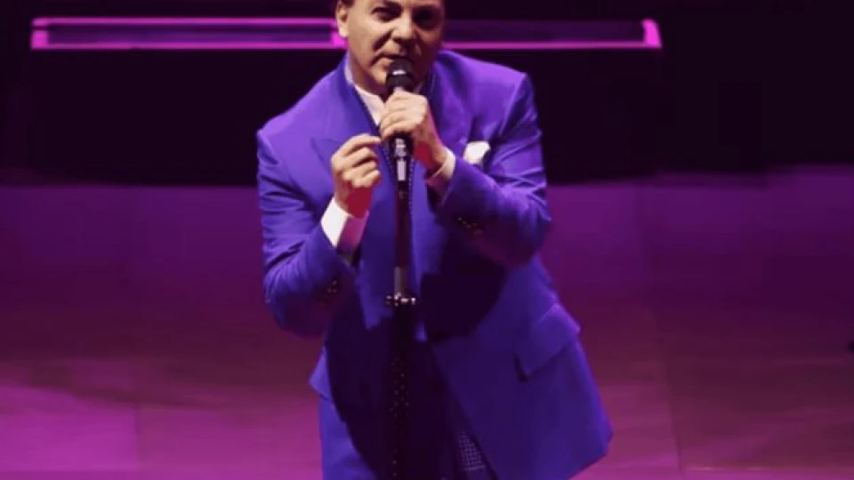 Cristian Castro convierte el Auditorio Nacional en coro de nostalgia