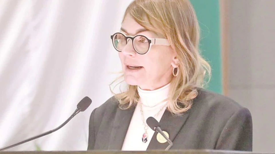 Va congresista contra despojos a vulnerables